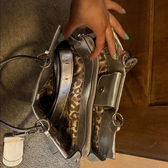 GUESS Metallic Silver Shoulder Bag - Picture 3 of 4